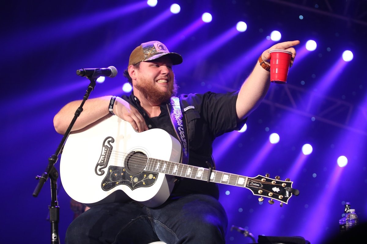 How Old Is Luke Combs