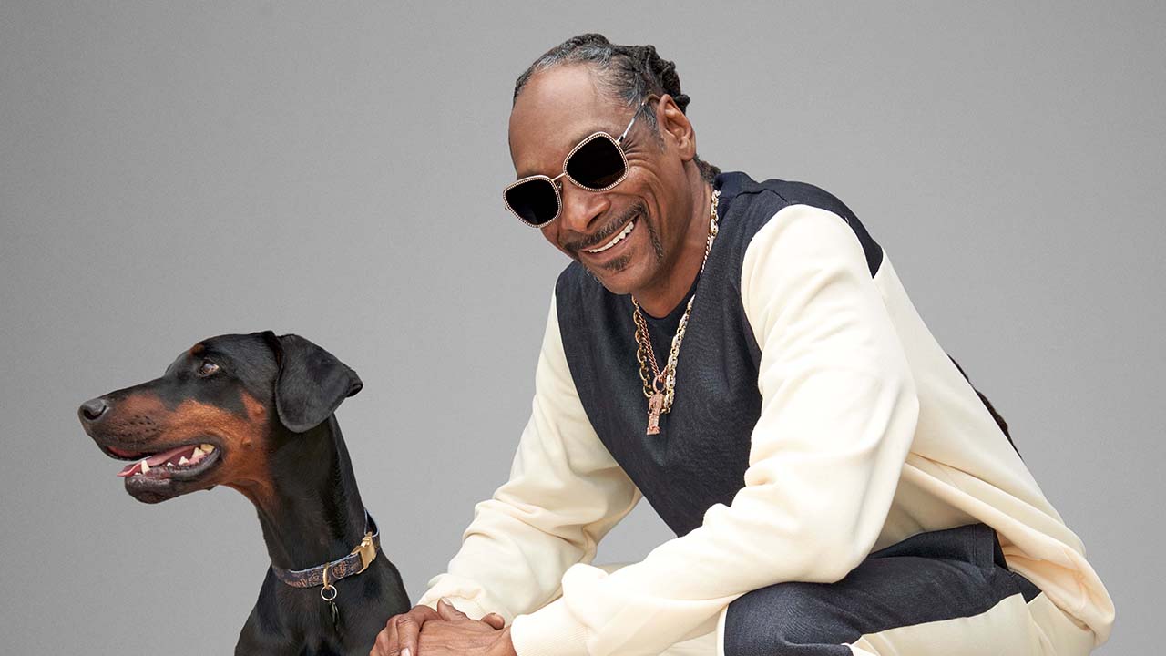 how old is Snoop Dogg