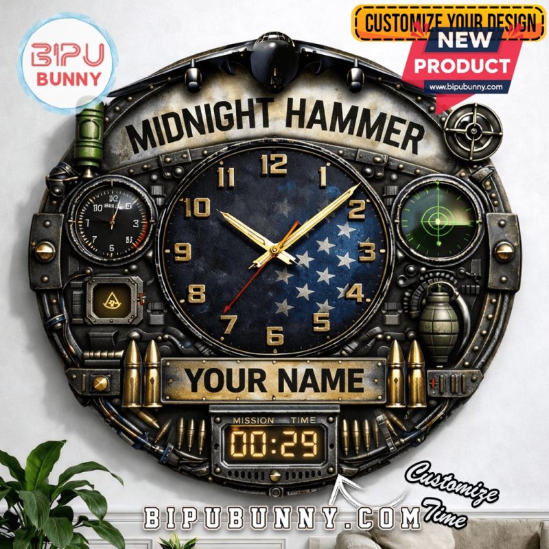 Midnight Hammer 3D Visual Effect Decorative Wall Clock Midnight Hammer 3D Visual Effect Decorative Wall Clock