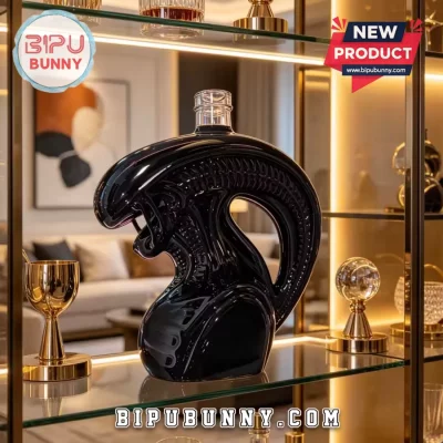 Alien Xenomorph Black Glass Sci-Fi Collectible Whiskey Decanter