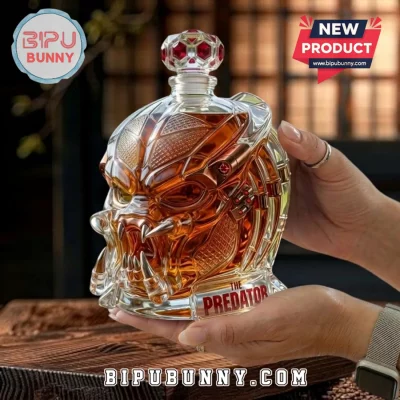 The Predator Bio-Mask Helmet Red Crystal Stopper Glass Whiskey Decanter