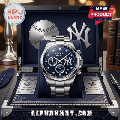 New York Yankees Navy Blue Stainless Steel Chronograph Watch New York Yankees Navy Blue Stainless Steel Chronograph Watch